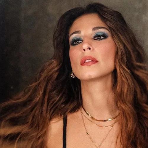 Κατερίνα Παπουτσάκη | Μας δείχνει την θεϊκή φιγούρα του μικρού της γιου - Βίντεο