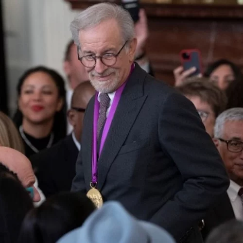 Steven Spielberg: Θα γυρίσει τελικά τη συνέχεια της ταινίας "Ε.Τ. ο Εξωγήινος";