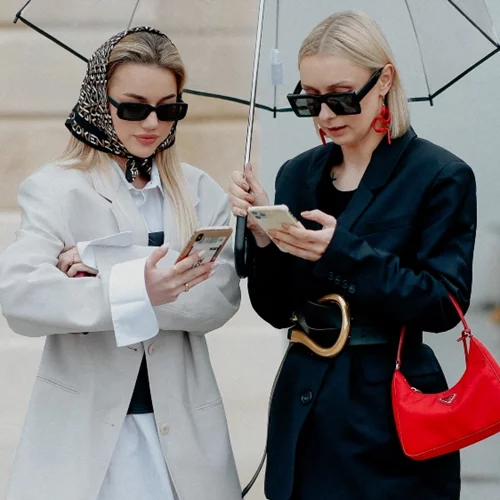 Έτσι θα φορέσεις το μαντήλι το 2021