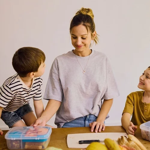 Πώς θα καθαρίσεις το ταπεράκι του σχολείου από τα...λάδια;