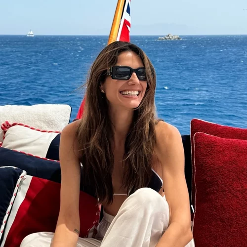 Η Ηλιάνα Παπαγεωργίου φόρεσε το απόλυτα must have κομμάτι για τις καλοκαιρινές διακοπές