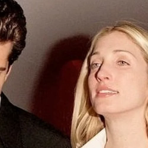 4 στιλιστικά μαθήματα που έμαθα από την Carolyn Bessette Kennedy