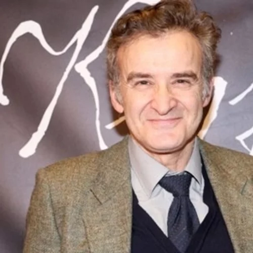 Νίκος Ορφανός | Στο Ανόβερο για αφαίρεση όγκου στο κεφάλι - Το ευχαριστώ με δάκρυα στα μάτια λίγο πριν επιστρέψει στην Ελλάδα