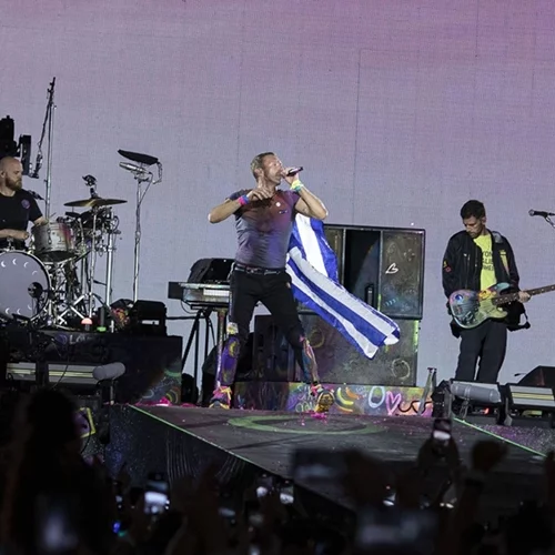 "Ευχαριστώ Αθήνα" | Οι Coldplay στην πρώτη τους ανάρτηση μετά τη συναυλία στο ΟΑΚΑ