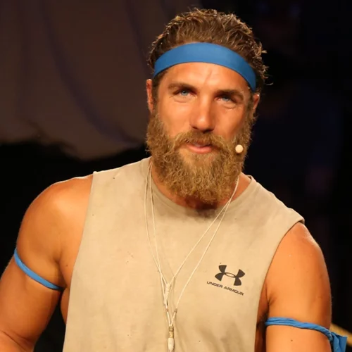 Γιώργος Κόρομι | Σπάνια πλάνα από το σπίτι του παίκτη του Survivor