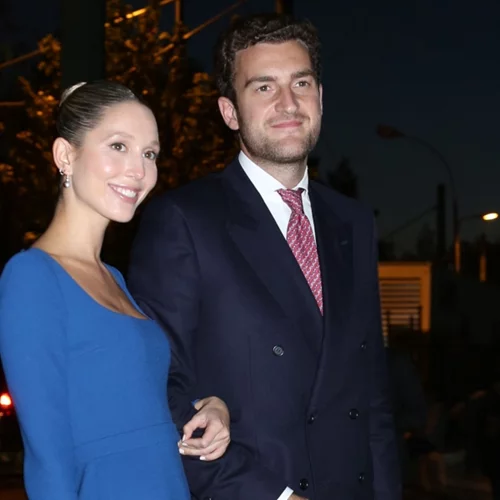 Η Μαρία - Ολυμπία με το Παριζιάνικο φόρεμα που δεν πρέπει να λείπει από καμία γκαρνταρόμπα