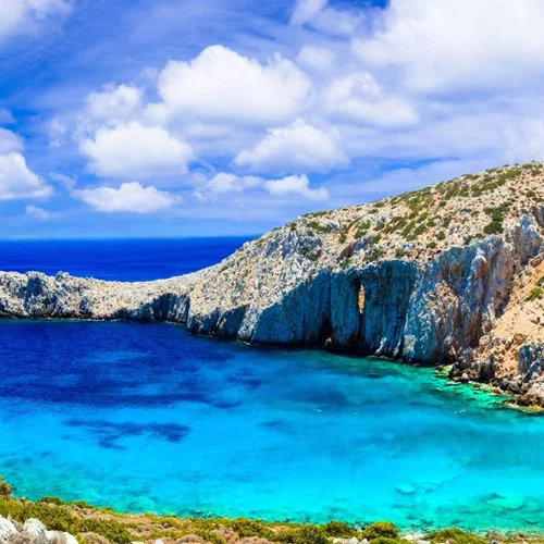 Όλοι αποθεώνουν το ελληνικό "νησί των πειρατών" γιατί τα έχει όλα