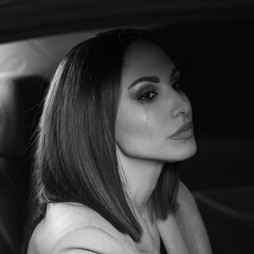 "Έτσι Κοίταζες Εμένα" | Το νέο single της Λένας Ζευγαρά αποκλειστικά στον Λάμψη 92,3