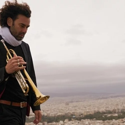 Ανδρέας Πολυζωγόπουλος | "Νιώθω χρέος μου όταν παίζω να μπορεί ο κόσμος να μυρίζει θάλασσα"