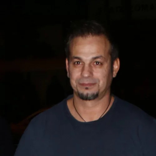 Ο Ντέμης Νικολαΐδη γιόρτασε τα γενέθλιά του στο πλευρό της νέας συντρόφου του (βίντεο)