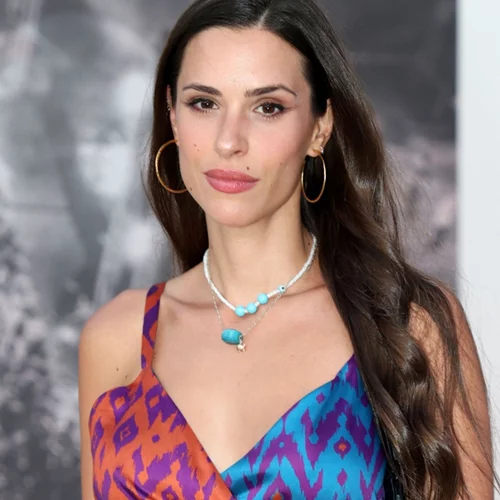 H Ιζαμπέλλα Φούλοπ φόρεσε το ιδανικό mix & match dress για το καλοκαίρι