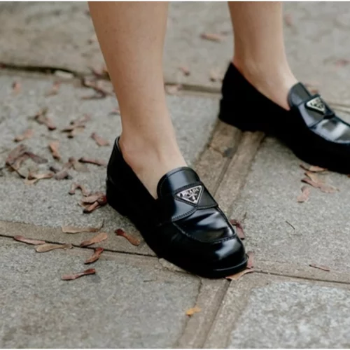 Τα flat παπούτσια που θα φορέσεις στο lockdown 3.0