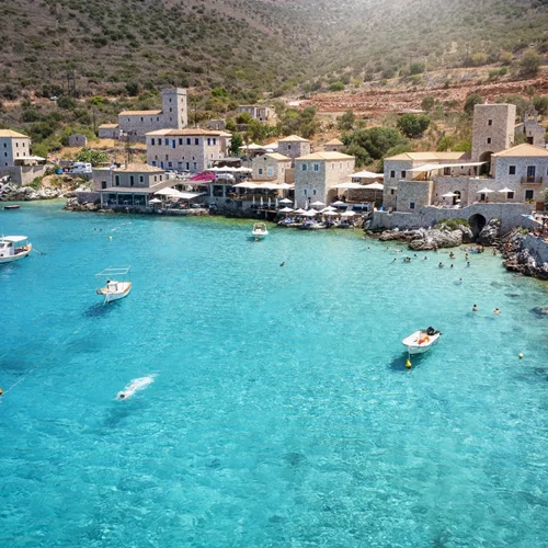 Αυξημένες κρατήσεις για το Πάσχα στους παραδοσιακούς προορισμούς