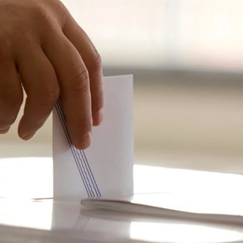 Στις κάλπες σήμερα για τις επαναληπτικές αυτοδιοικητικές εκλογές σε 84 δήμους και 6 περιφέρειες