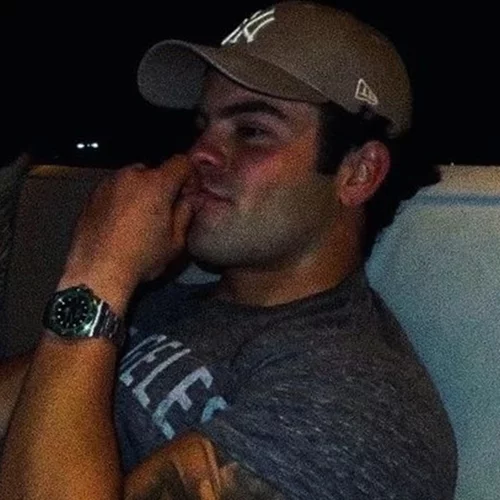 Τέλη Νοεμβρίου και ο Άγγελος Λάτσιος βουτάει στα παγωμένα (;) νερά των Άχλων