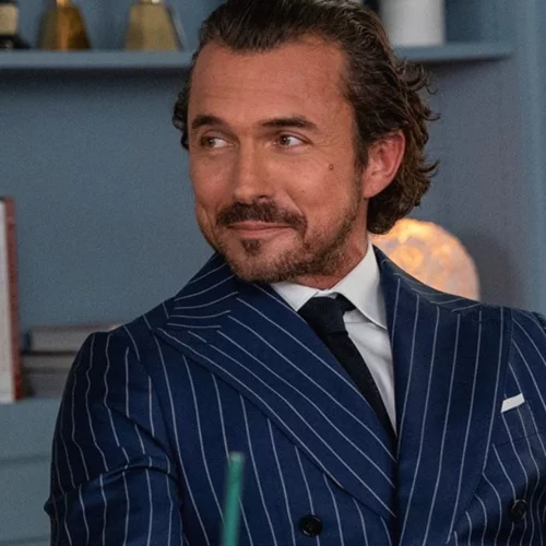 William Abadie | Ο Antoine του "Emily in Paris" κάνει εμφάνιση στο "And Just Like That" και το Twitter έχει αντιρρήσεις