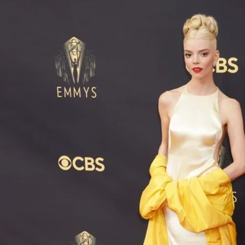 Emmy Awards 2021 | Όλες οι εμφανίσεις στο κόκκινο χαλί