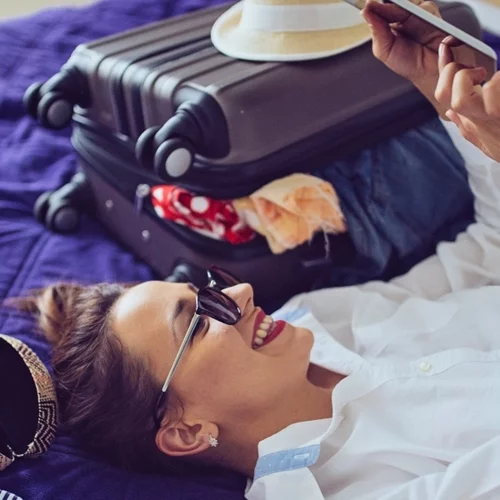 Πώς θα οργανώσεις έξυπνα τη βαλίτσα των διακοπών σου