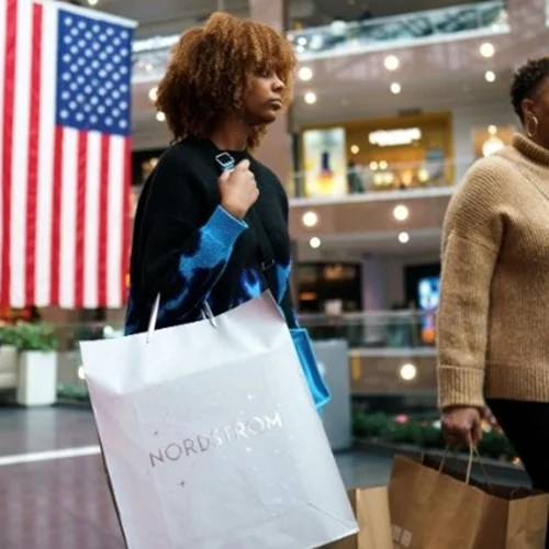 Οι Αμερικανοί ξόδεψαν 10,8 δισεκατομμύρια δολάρια σε διαδικτυακές αγορές τη Black Friday