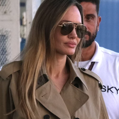 Αυτή η καμπαρντίνα από τη Zara κοστίζει 49,95€ και είναι το ιδανικό outerwear του φθινοπώρου