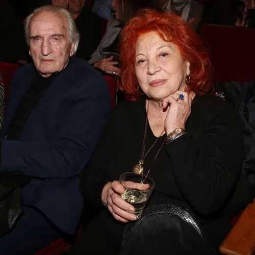 Ίδια η Χρυσούλα Διαβάτη | Ο Νικήτας Τσακίρογλου σε μία σπάνια εμφάνιση με την κόρη του