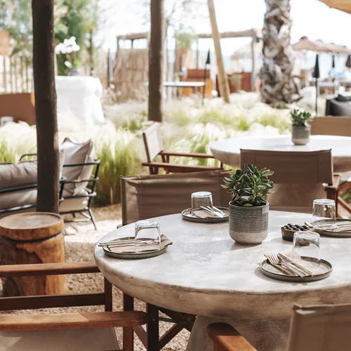 Η Θωμαή Απέργη live στο The C Beach Restaurant