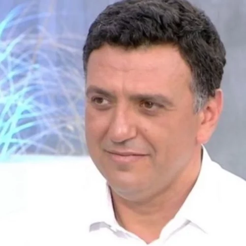 Ο Βασίλης Κικίλιας απαθανατίζει τον μικρό Παναγιώτη - Αντώνιο στις διακοπές τους στη Λέρο | Δείτε τη φωτογραφία