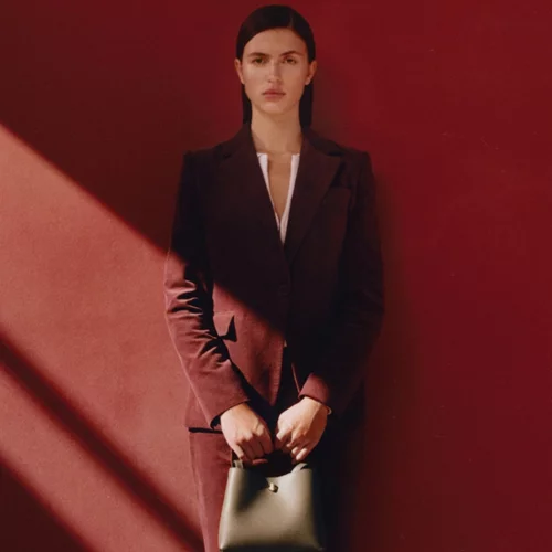 Η Mango ορίζει το office style της σεζόν με chic και άνετα κομμάτια που θα αναβαθμίσουν το στιλ της καθημερινότητάς σου