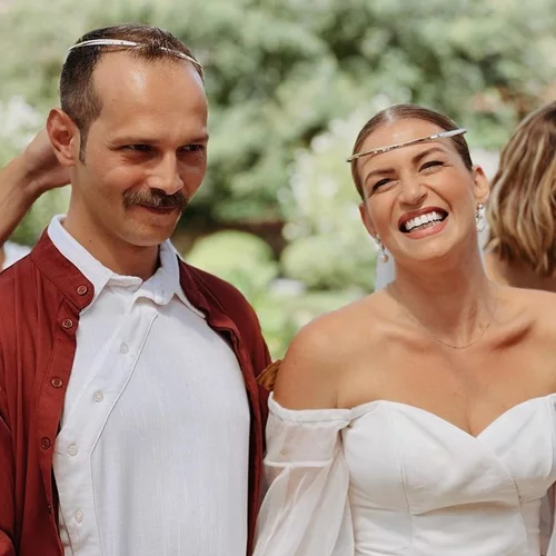 Η Ειρήνη από τις Hi-5 παντρεύτηκε κι ο γάμος έμοιαζε βγαλμένος από παραμύθι