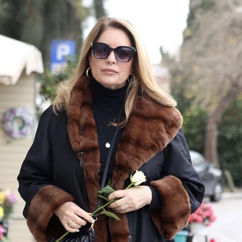 Άντζελα Γκερέκου | Στο τελευταίο αντίο στον Ιάσονα Τριανταφυλλίδη - Ποιοι άλλοι βρέθηκαν εκεί