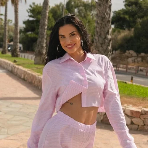 Η Χριστίνα Μπόμπα φόρεσε το ολόσωμο μαγιό που κολακεύει τέλεια τις καμπύλες του σώματος