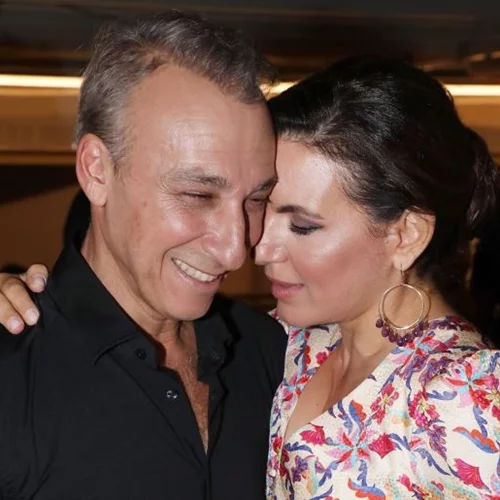 Όλγα Κεφαλογιάννη | Chic σε καφέ στο Παρίσι