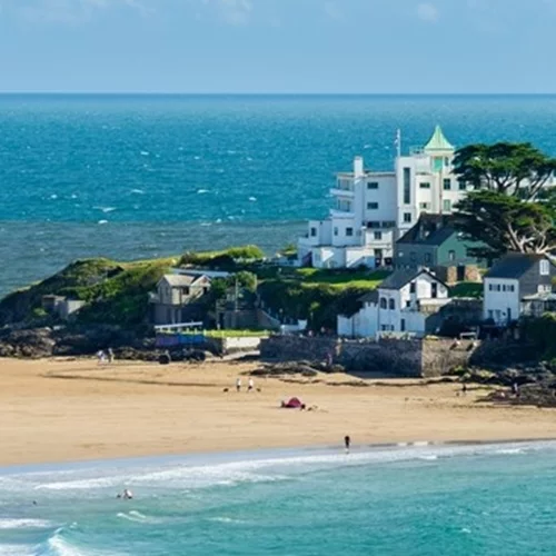 "Έγκλημα κάτω από τον ήλιο" | Πωλείται το μικροσκοπικό νησί που ενέπνευσε την Αγκάθα Κρίστι για το θρυλικό της βιβλίο