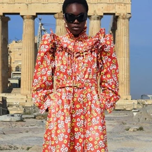 Balenciaga | Η νέα συλλoγή ταξιδεύει σε διάσημα αξιοθέατα του κόσμου – και την Ακρόπολη