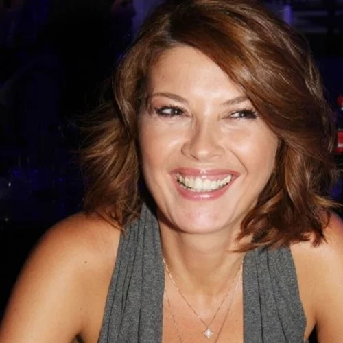 Σοφία Αλιμπέρτη | Χορεύει με το μπικίνι της σε πλαζ της Νάξου - "Ζήσε! Προστακτική!"