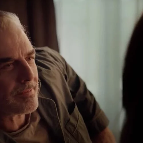 Η Peloton αποσύρει το διαφημιστικό σποτ με τον Chris Noth ύστερα από τις κατηγορίες εναντίον του για σεξουαλική κακοποίηση