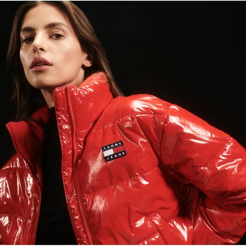 Τα items που θα επέλεγε να αγοράσει μια Gen Z fashionista στη Black Friday από τη MODIVO