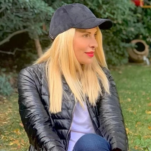 Όλες οι φορές που η Ελένη Μενεγάκη μας έχει δείξει το σπίτι της και τον αξιοζήλευτο κήπο της