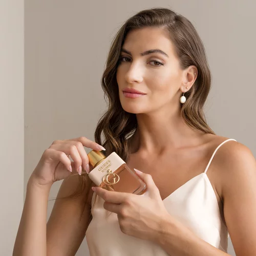 Αυτό είναι το πιο αισθησιακό άρωμα του φετινού καλοκαιριού - και όχι μόνο