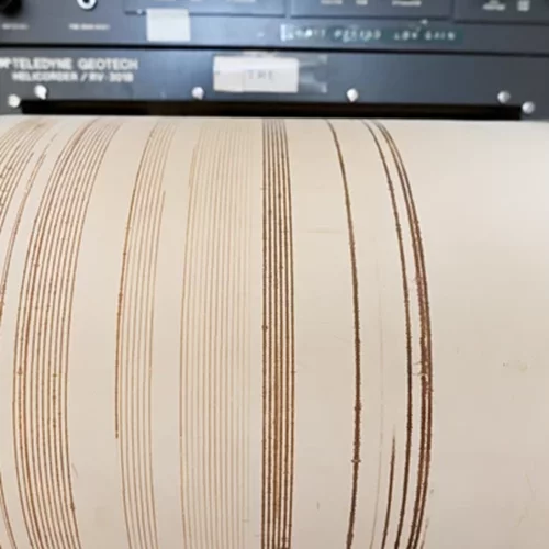 Σεισμός στην Εύβοια | Αγωνία για το άγνωστο ρήγμα και τις συνεχείς δονήσεις - Τι προβληματίζει τους σεισμολόγους