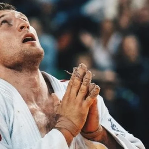 Νεμάνια Μάϊντοβ | Ο Σέρβος αθλητής του Τζούντο αποκλείστηκε για 5 μήνες επειδή έκανε τον σταυρό του