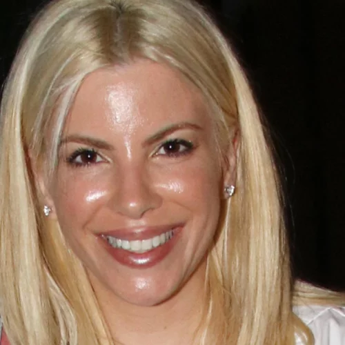 Με πιο κοντά μαλλιά από ποτέ η Αντελίνα Βαρθακούρη | Έκοψε τα μαλλιά της στο πιο hot-right-now καρέ