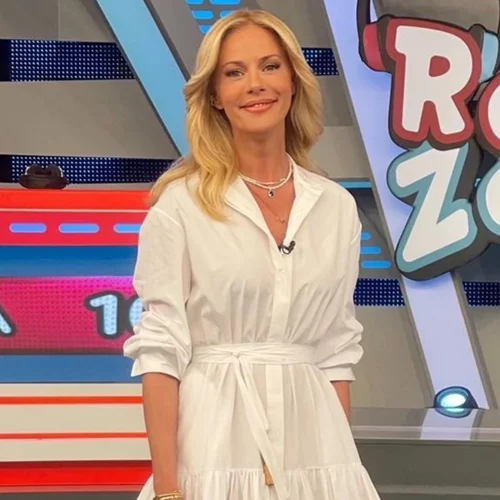 Ζέτα Μακρυπούλια | Το χρώμα τάση που προτιμά στις καλοκαιρινές εμφανίσεις της