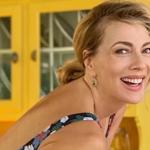 Σμαράγδα Καρύδη | Τρολάρει τον Θοδωρή Αθερίδη στις διακοπές τους