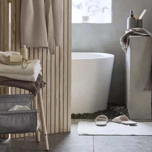 Summer Time | Πώς θα ανανεώσετε έξυπνα και εύκολα τα λευκά είδη στο μπάνιο σας