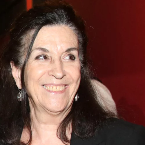 Νένα Μεντή | "Δεν έχω γυναίκες φίλες. Μάλλον είμαι σκύλα"