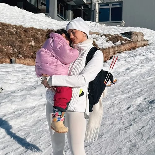 Χριστίνα Μπόμπα | Οι καλύτερες στιγμές με τις κόρες της, Αριάνα και Φιλίππα