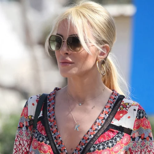 Η Κατερίνα Καινούργιου με φόρεμα από το ελληνικό brand που επιλέγουν όλες οι Ελληνίδες celebrities