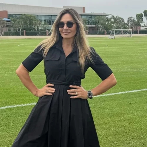 Η Ελένη Πετρουλάκη σε αποχαιρετιστήριο δείπνο με την κούκλα κόρη της | Πόσο μοιάζουν;