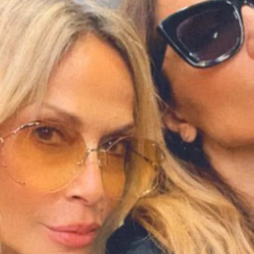 Δέσποινα Βανδή - Άννα Βίσση | Ποζάρουν μαζί στη Θεσσαλονίκη